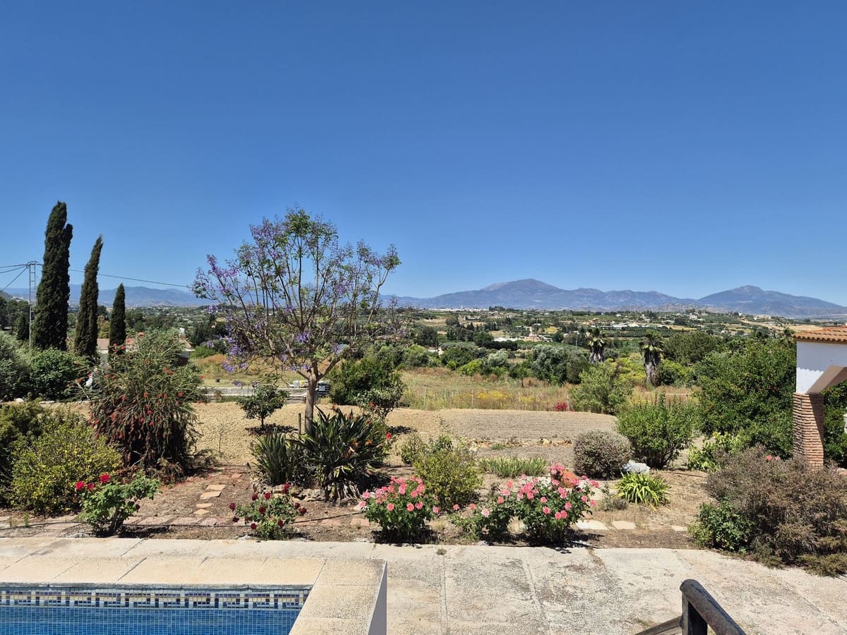 3 chambre Finca/Maison de Campagne à vendre à Cartama avec piscine garage - 349 500 € (Ref: 9004053)