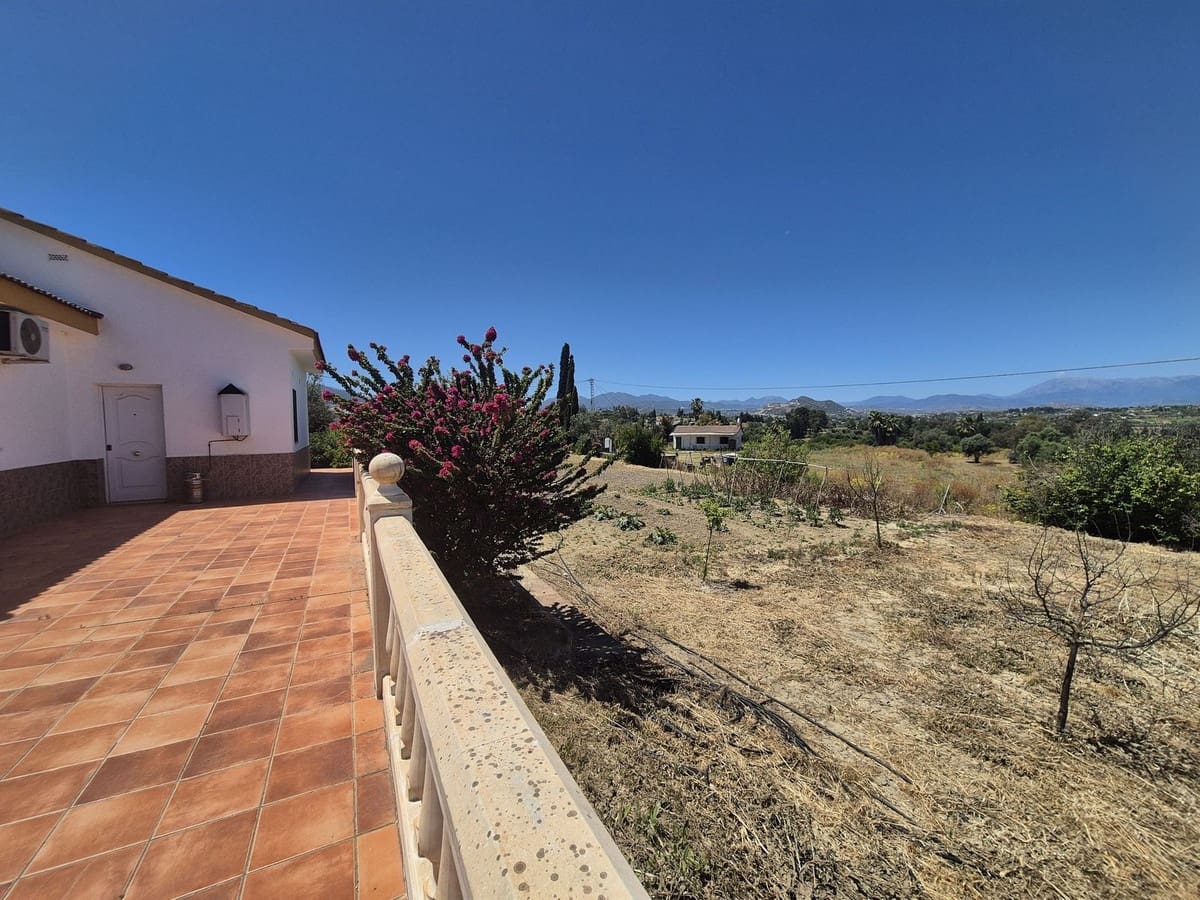 3 chambre Finca/Maison de Campagne à vendre à Cartama avec piscine garage - 349 500 € (Ref: 9004053)