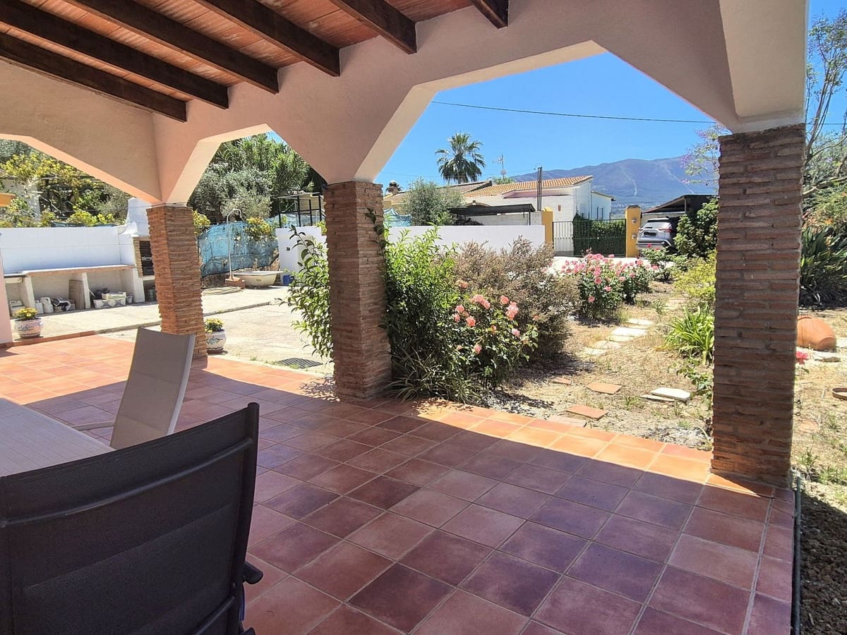 3 chambre Finca/Maison de Campagne à vendre à Cartama avec piscine garage - 349 500 € (Ref: 9004053)