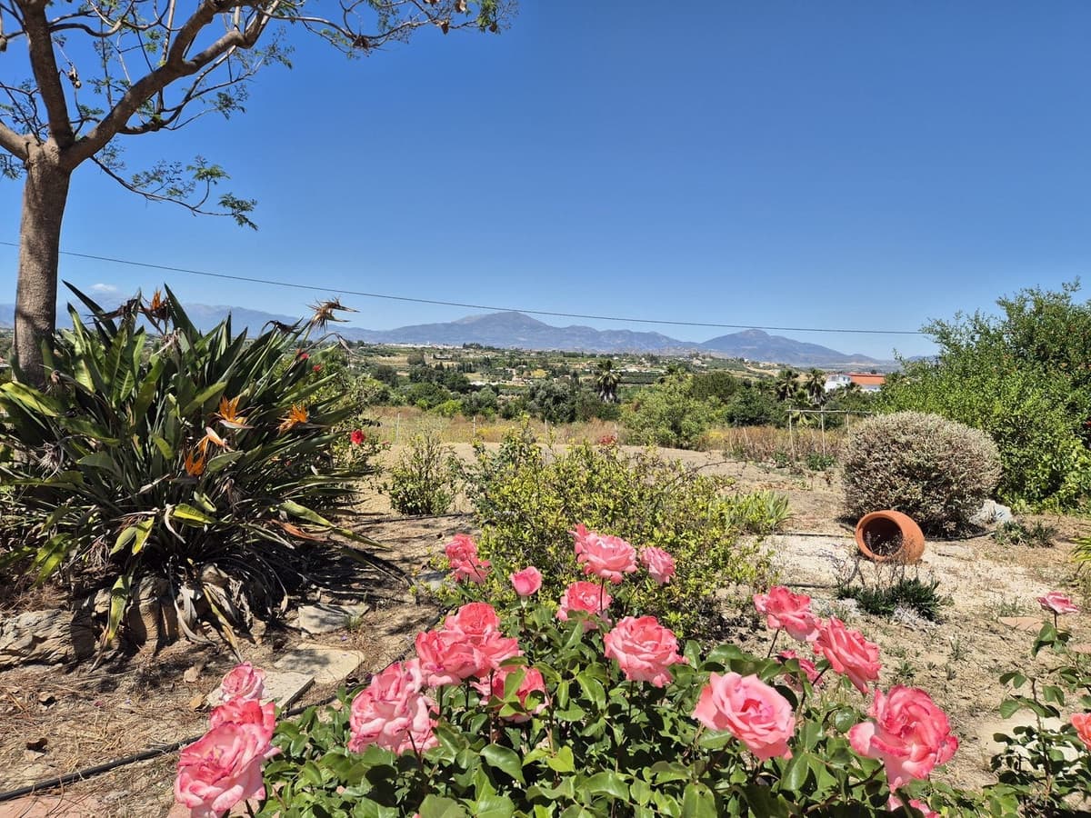 3 chambre Finca/Maison de Campagne à vendre à Cartama avec piscine garage - 349 500 € (Ref: 9004053)