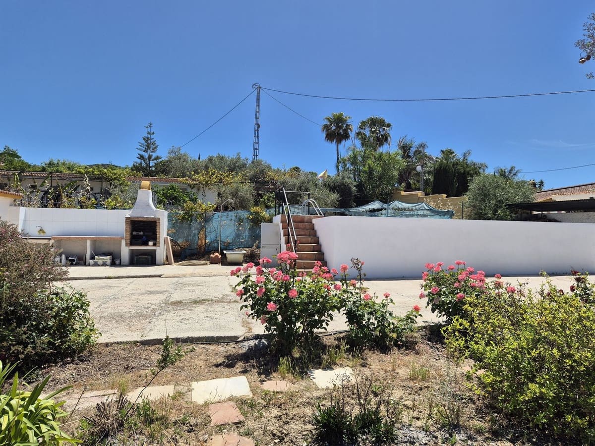 3 chambre Finca/Maison de Campagne à vendre à Cartama avec piscine garage - 349 500 € (Ref: 9004053)