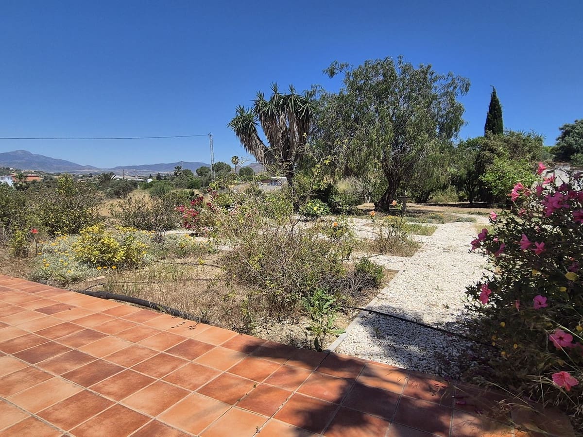 3 chambre Finca/Maison de Campagne à vendre à Cartama avec piscine garage - 349 500 € (Ref: 9004053)