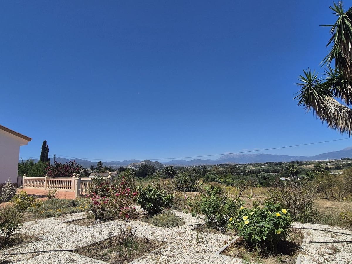 3 chambre Finca/Maison de Campagne à vendre à Cartama avec piscine garage - 349 500 € (Ref: 9004053)