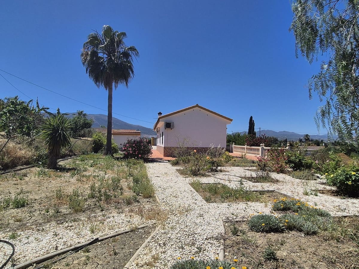 3 chambre Finca/Maison de Campagne à vendre à Cartama avec piscine garage - 349 500 € (Ref: 9004053)