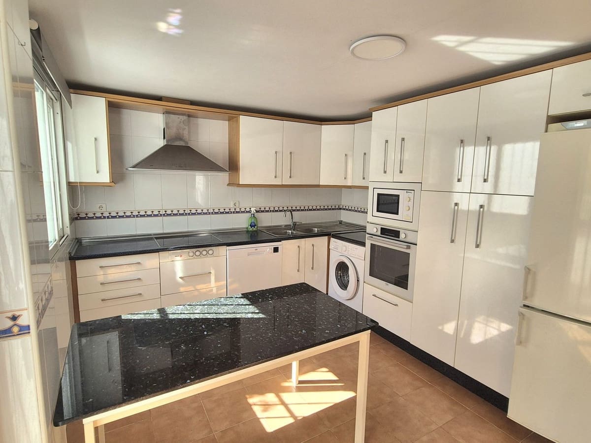 3 slaapkamer Halfvrijstaande villa te koop in Alhaurin Golf met zwembad garage - € 495.000 (Ref: 9018240)