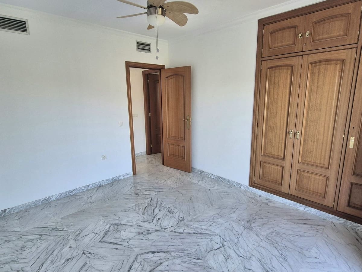 3 slaapkamer Halfvrijstaande villa te koop in Alhaurin Golf met zwembad garage - € 495.000 (Ref: 9018240)