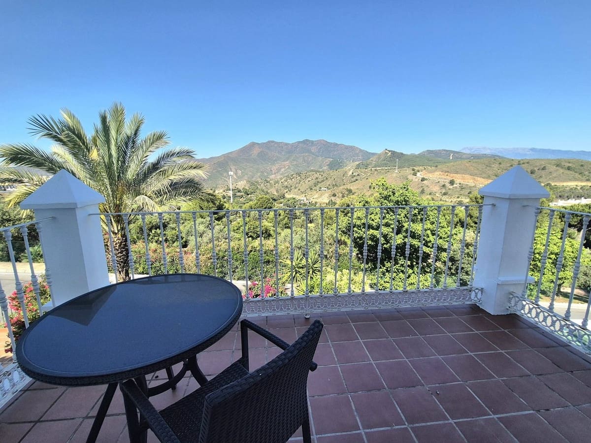 3 chambre Villa/Maison Semi-Mitoyenne à vendre à Alhaurin Golf avec piscine garage - 495 000 € (Ref: 9018240)