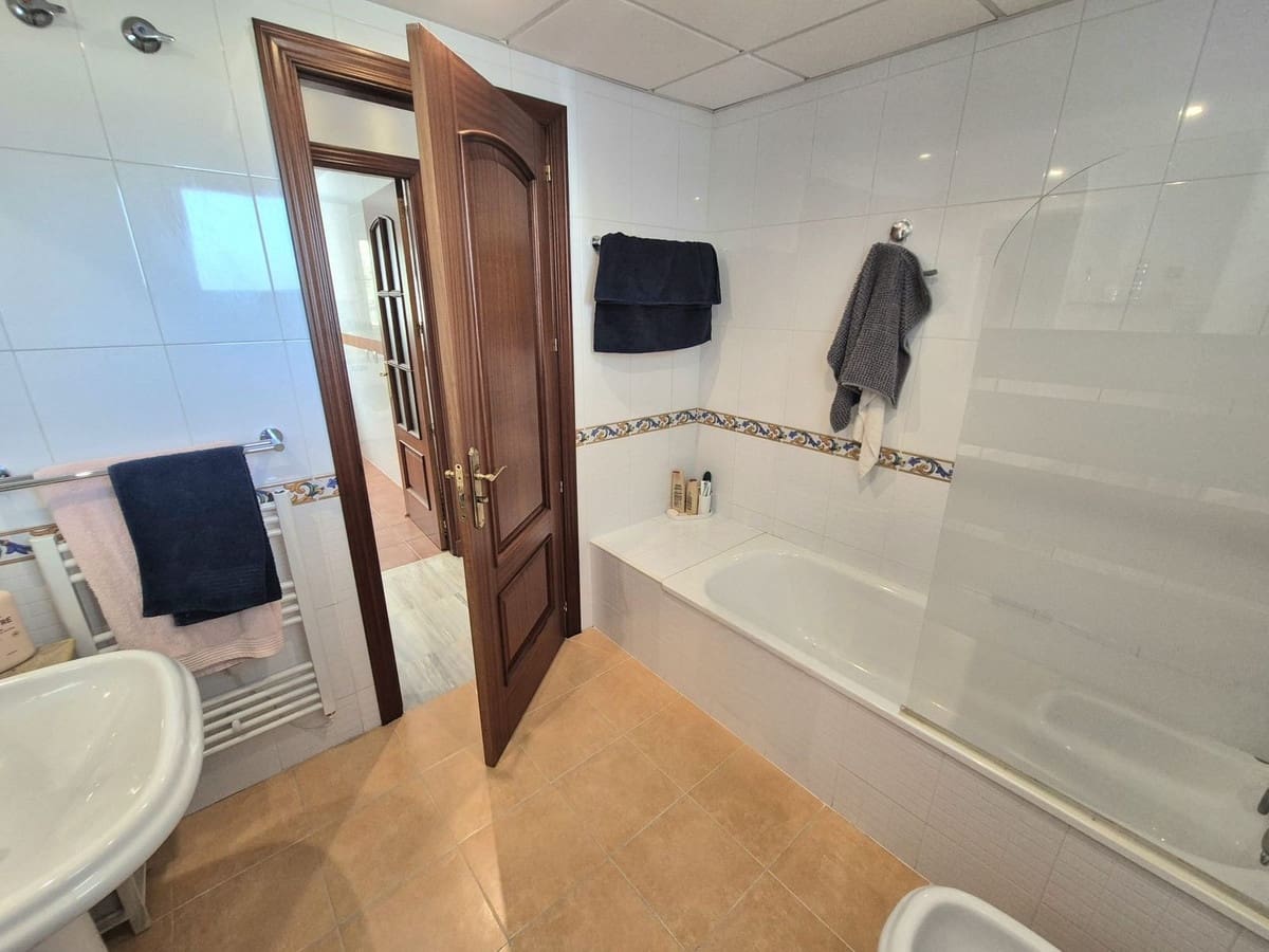 2 soverom Penthouse til salgs i Alhaurin Golf med svømmebasseng garasje - € 330 000 (Ref: 9133122)