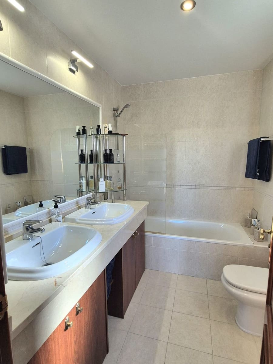 2 soverom Penthouse til salgs i Alhaurin Golf med svømmebasseng garasje - € 330 000 (Ref: 9133122)