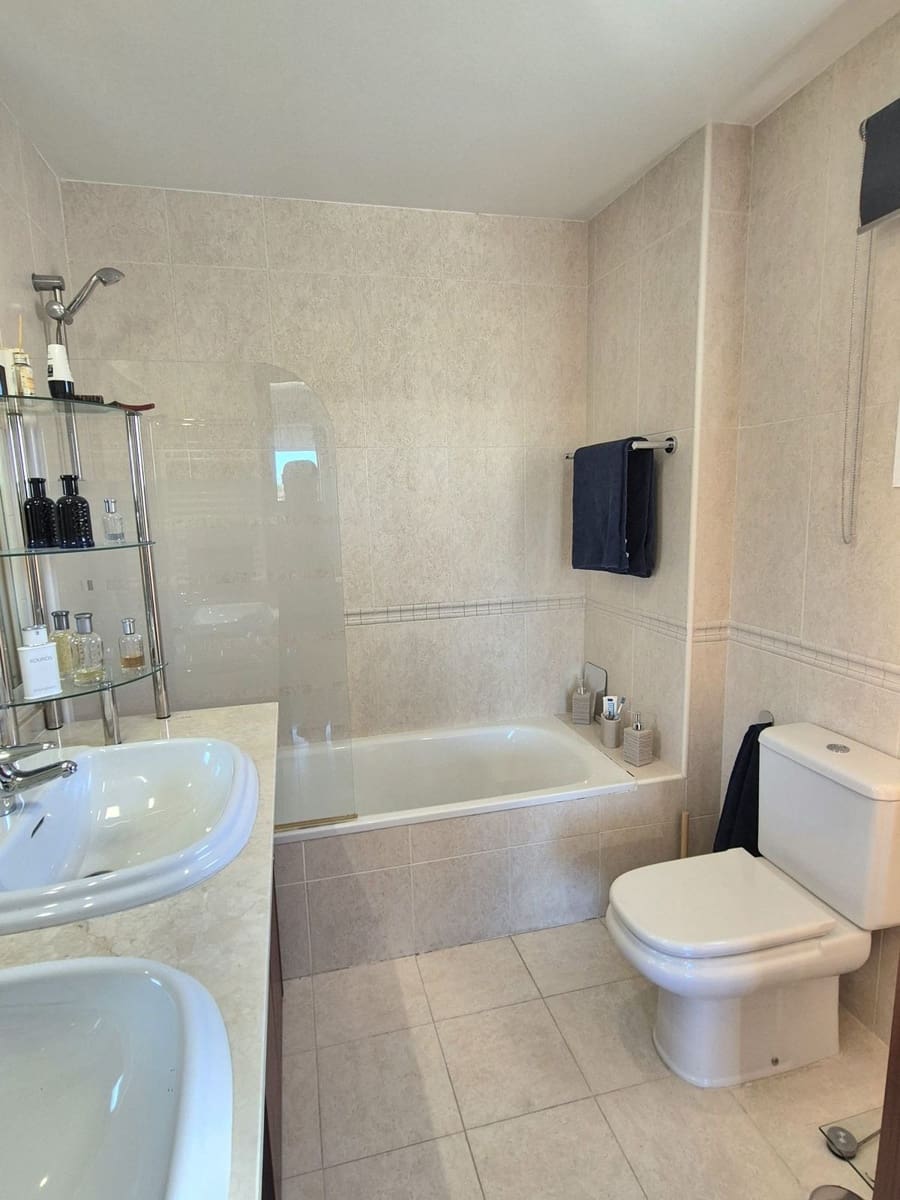 2 soverom Penthouse til salgs i Alhaurin Golf med svømmebasseng garasje - € 330 000 (Ref: 9133122)