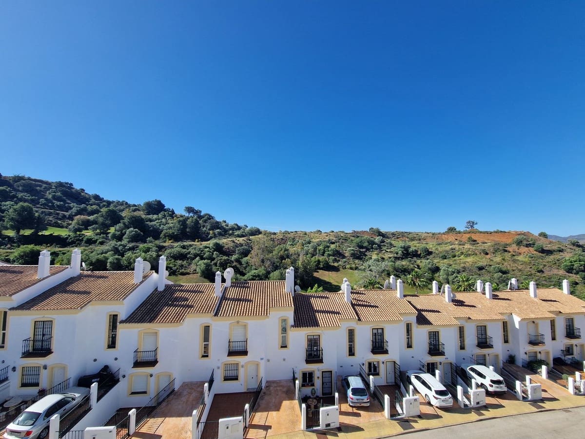 2 soverom Penthouse til salgs i Alhaurin Golf med svømmebasseng garasje - € 330 000 (Ref: 9133122)