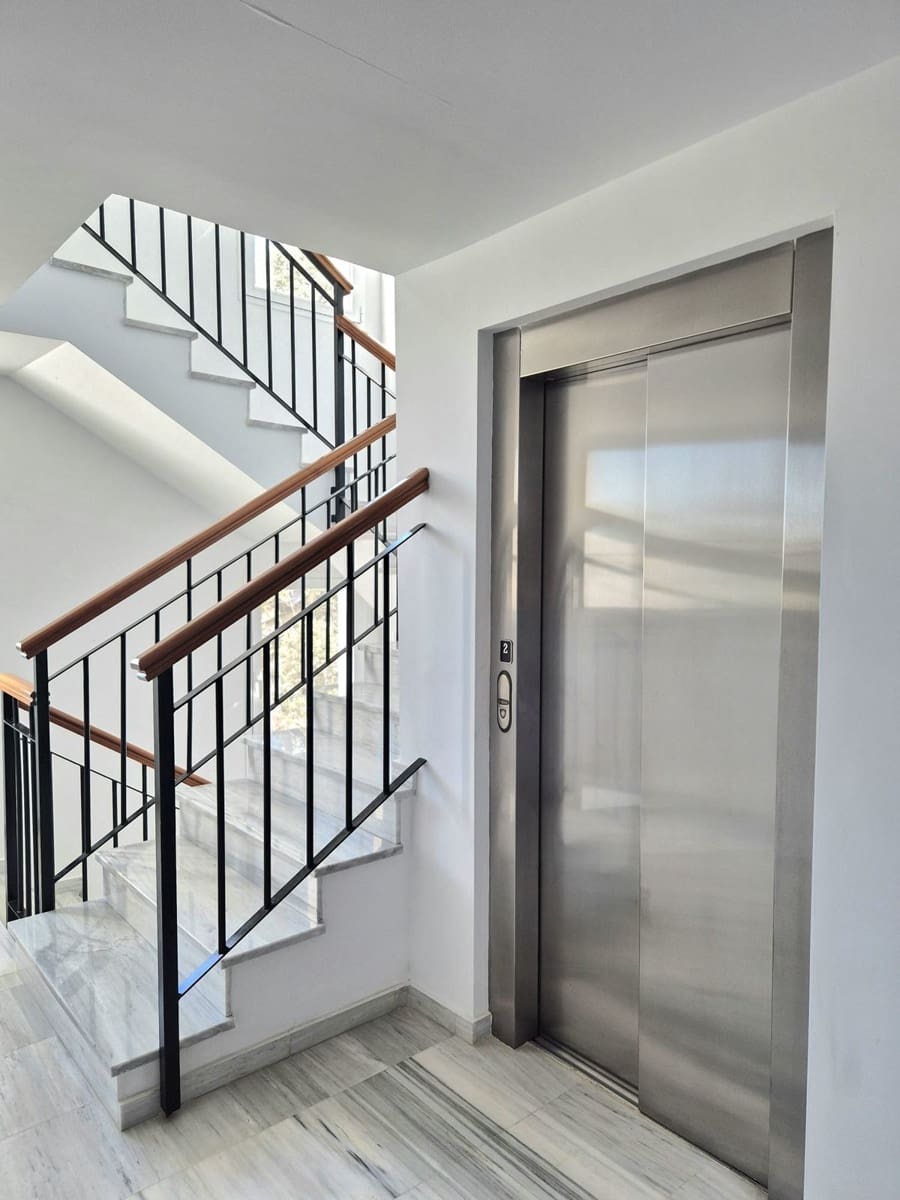 2 soverom Penthouse til salgs i Alhaurin Golf med svømmebasseng garasje - € 330 000 (Ref: 9133122)