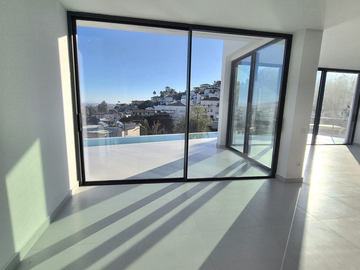 3 soveværelse Villa til salg i Cerro del Aguila med swimmingpool garage - € 989.000 (Ref: 9135939)