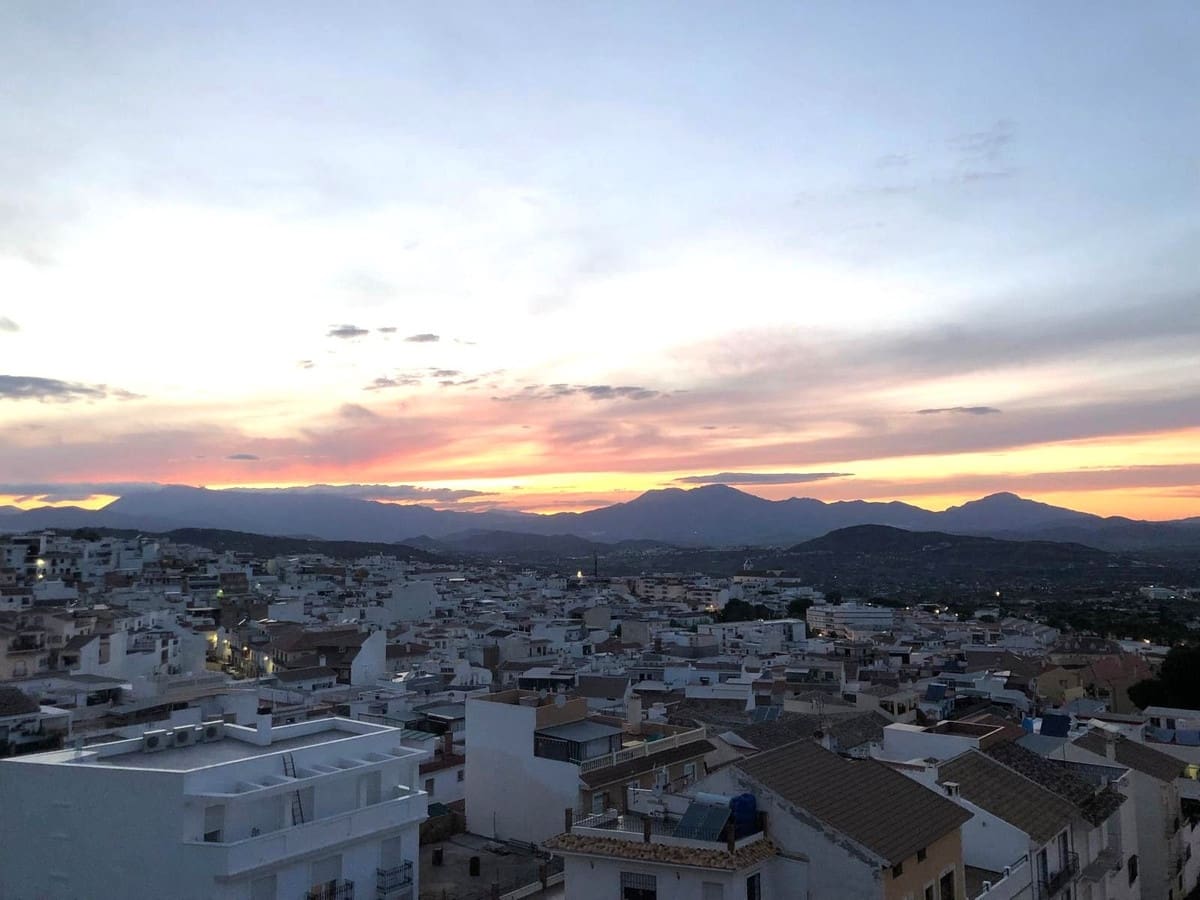 2 soverom Penthouse til salgs i Alhaurin el Grande med garasje - € 349 000 (Ref: 9233861)