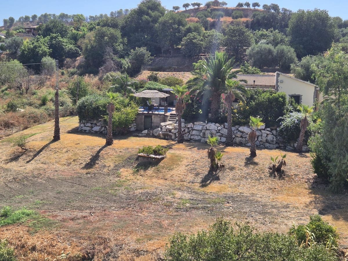 2 soveværelse Villa til salg i Coin med swimmingpool garage - € 475.000 (Ref: 9247505)