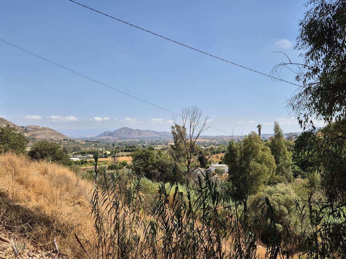 2 soveværelse Villa til salg i Coin med swimmingpool garage - € 475.000 (Ref: 9247505)