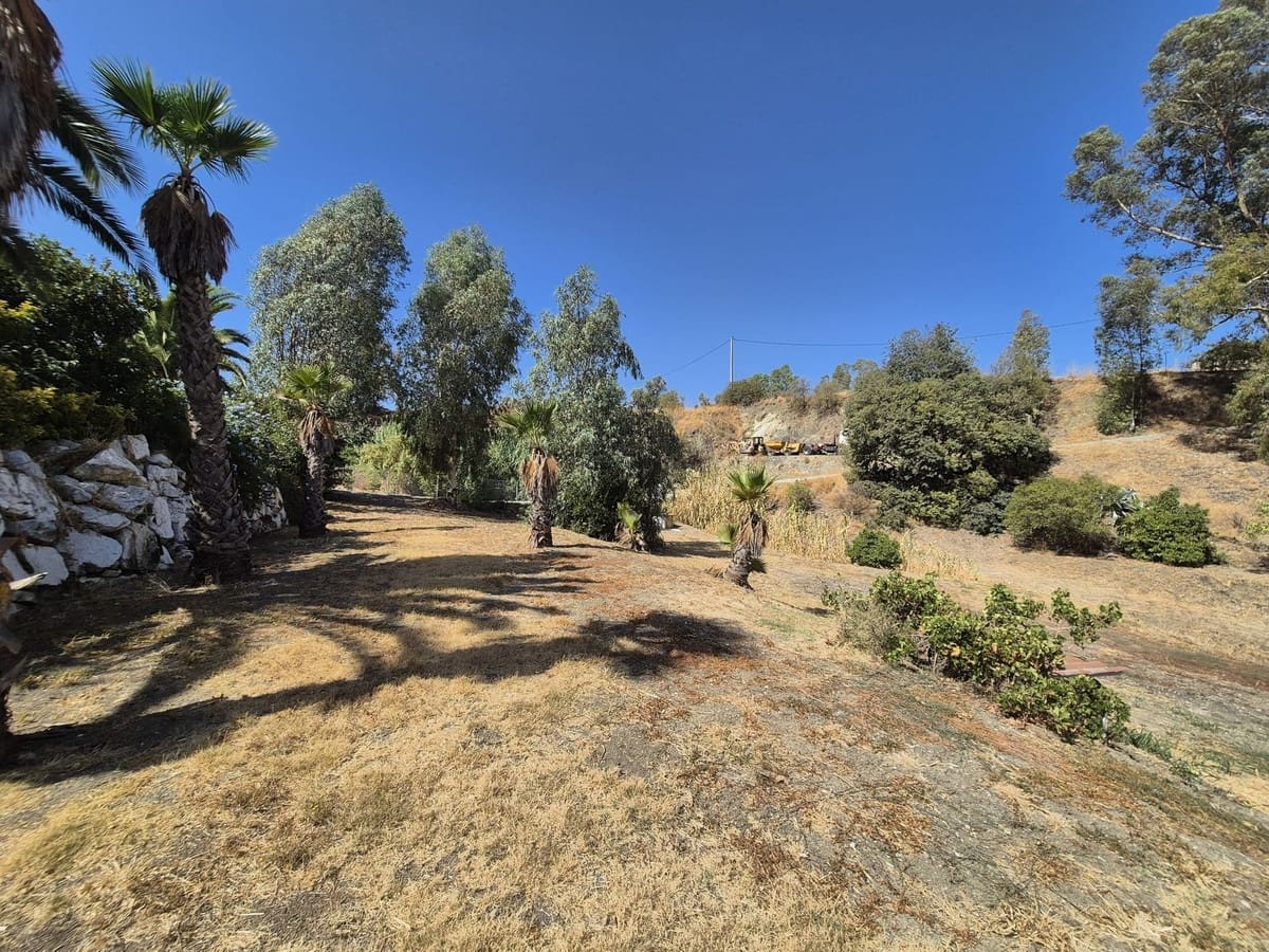 2 soverom Villa til salgs i Coin med svømmebasseng garasje - € 475 000 (Ref: 9247505)