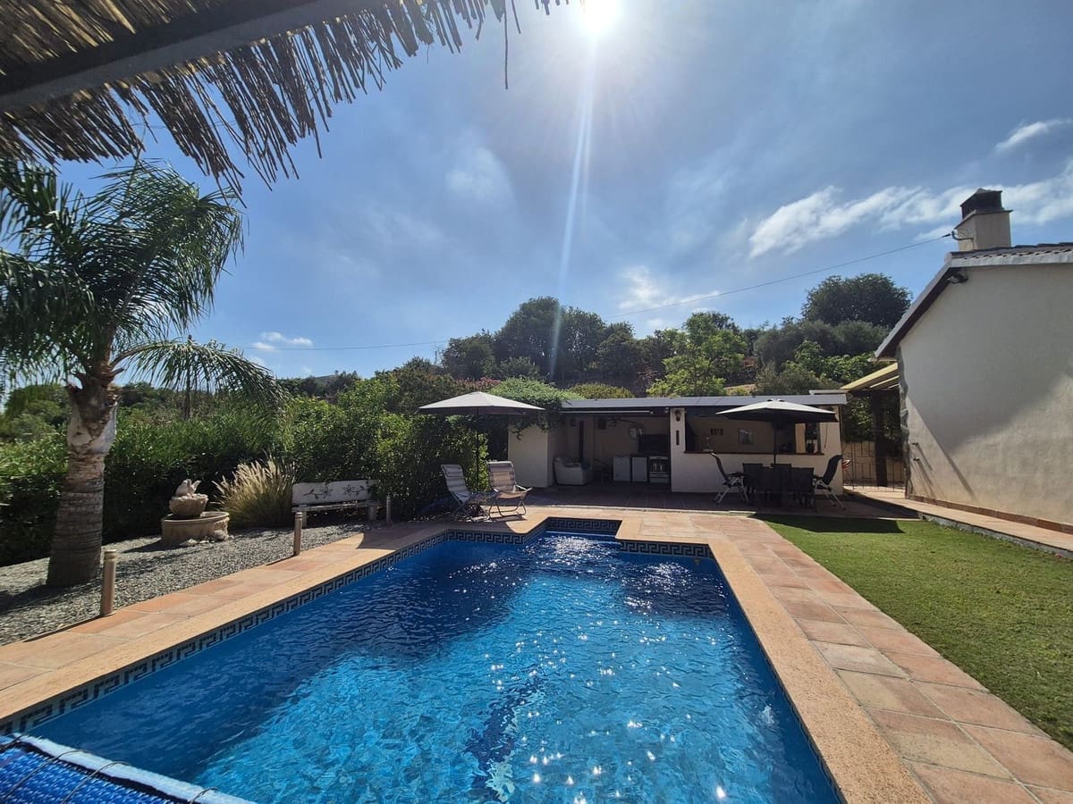 Chalet de 2 habitaciones en Coín en venta con piscina garaje - 475.000 € (Ref: 9247505)