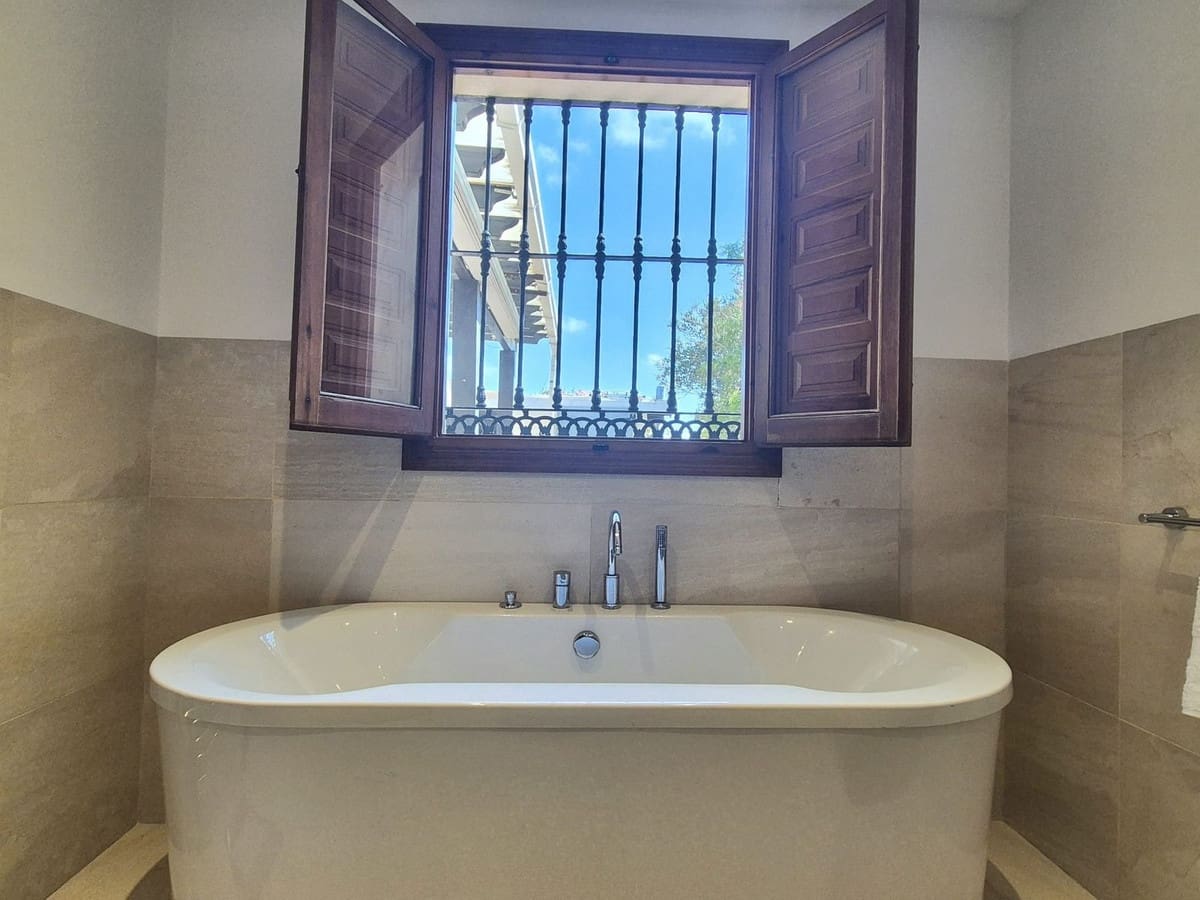 Chalet de 2 habitaciones en Coín en venta con piscina garaje - 475.000 € (Ref: 9247505)