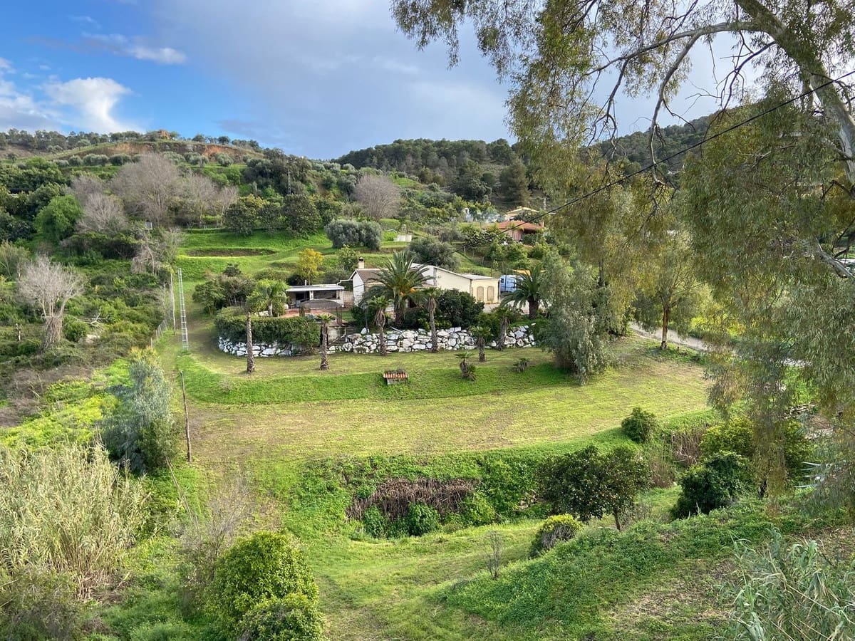 Chalet de 2 habitaciones en Coín en venta con piscina garaje - 475.000 € (Ref: 9247505)