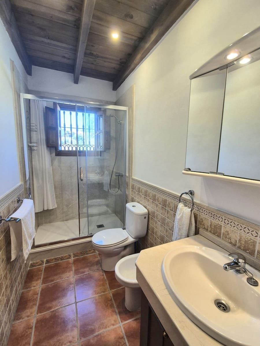 2 bedroom Villa for sale in Coin with pool garage - € 475,000 (Ref: 9247505)