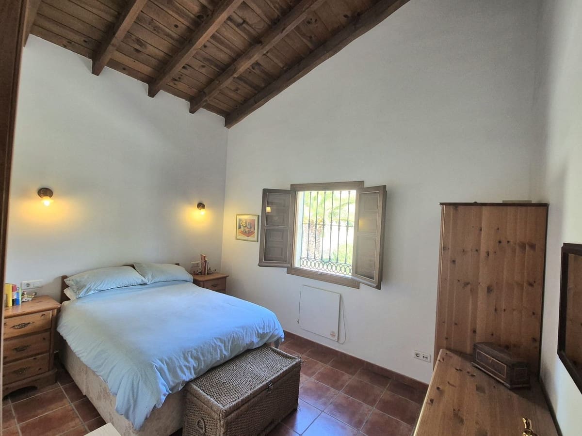 2 bedroom Villa for sale in Coin with pool garage - € 475,000 (Ref: 9247505)