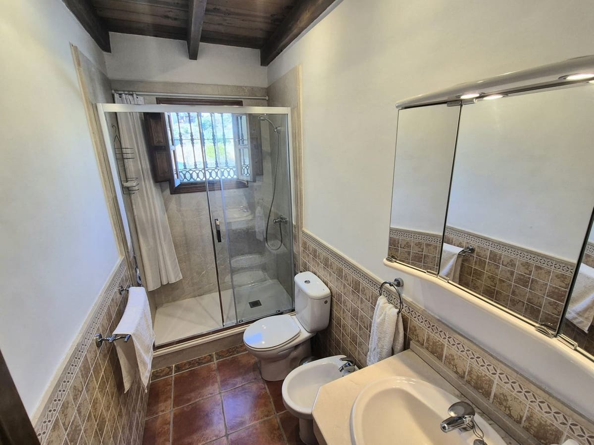 2 bedroom Villa for sale in Coin with pool garage - € 475,000 (Ref: 9247505)