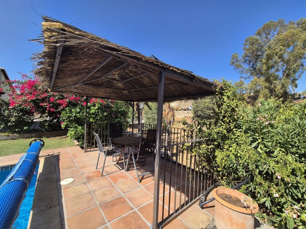 2 bedroom Villa for sale in Coin with pool garage - € 475,000 (Ref: 9247505)