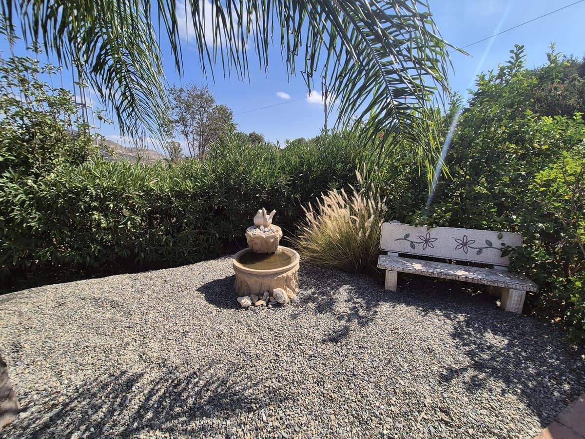 2 bedroom Villa for sale in Coin with pool garage - € 475,000 (Ref: 9247505)