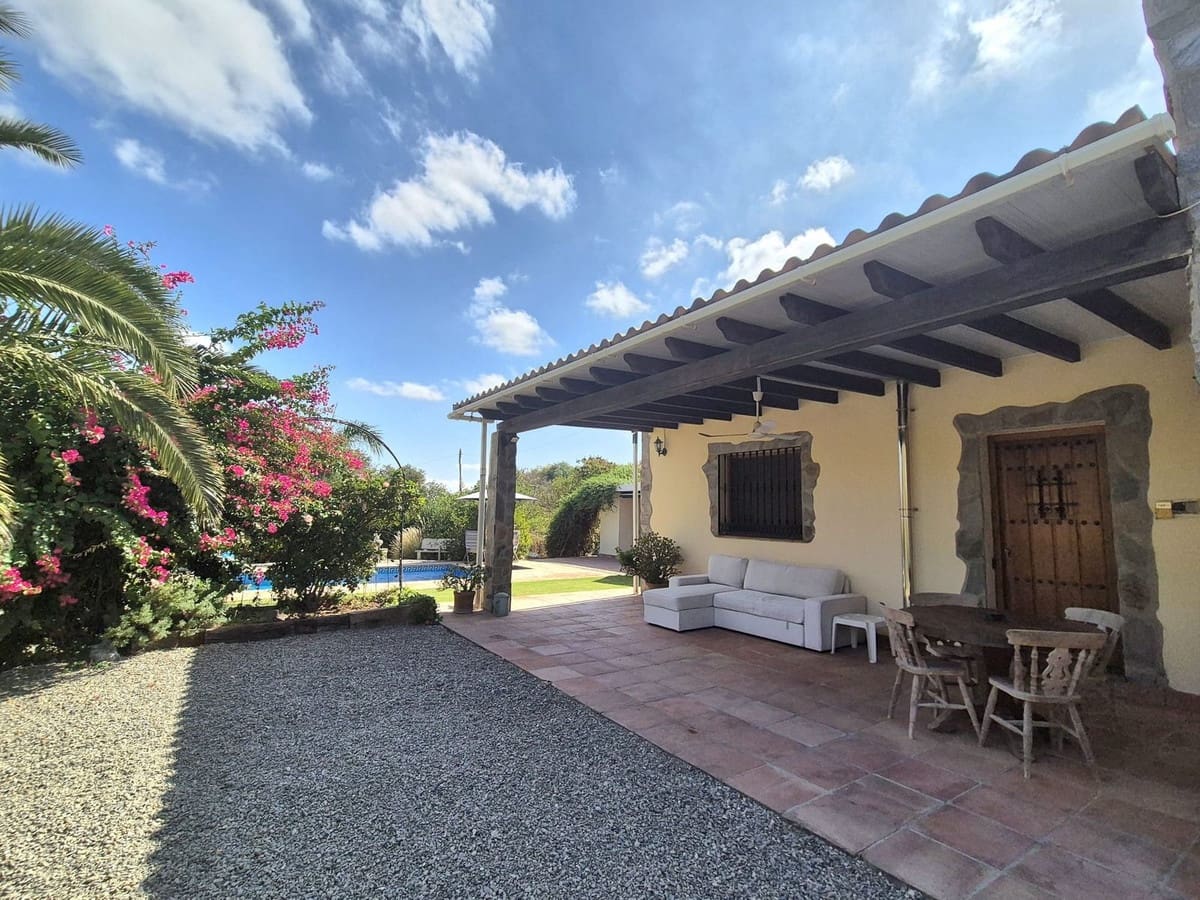 2 bedroom Villa for sale in Coin with pool garage - € 475,000 (Ref: 9247505)