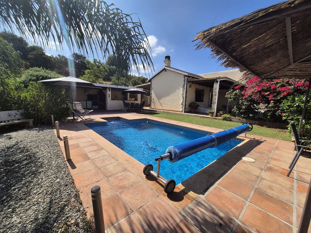 2 bedroom Villa for sale in Coin with pool garage - € 475,000 (Ref: 9247505)