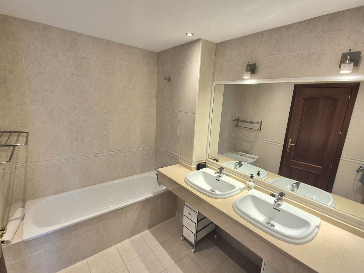 2 bedroom Apartment for sale in Alhaurin Golf with pool garage - € 285,000 (Ref: 9249485)