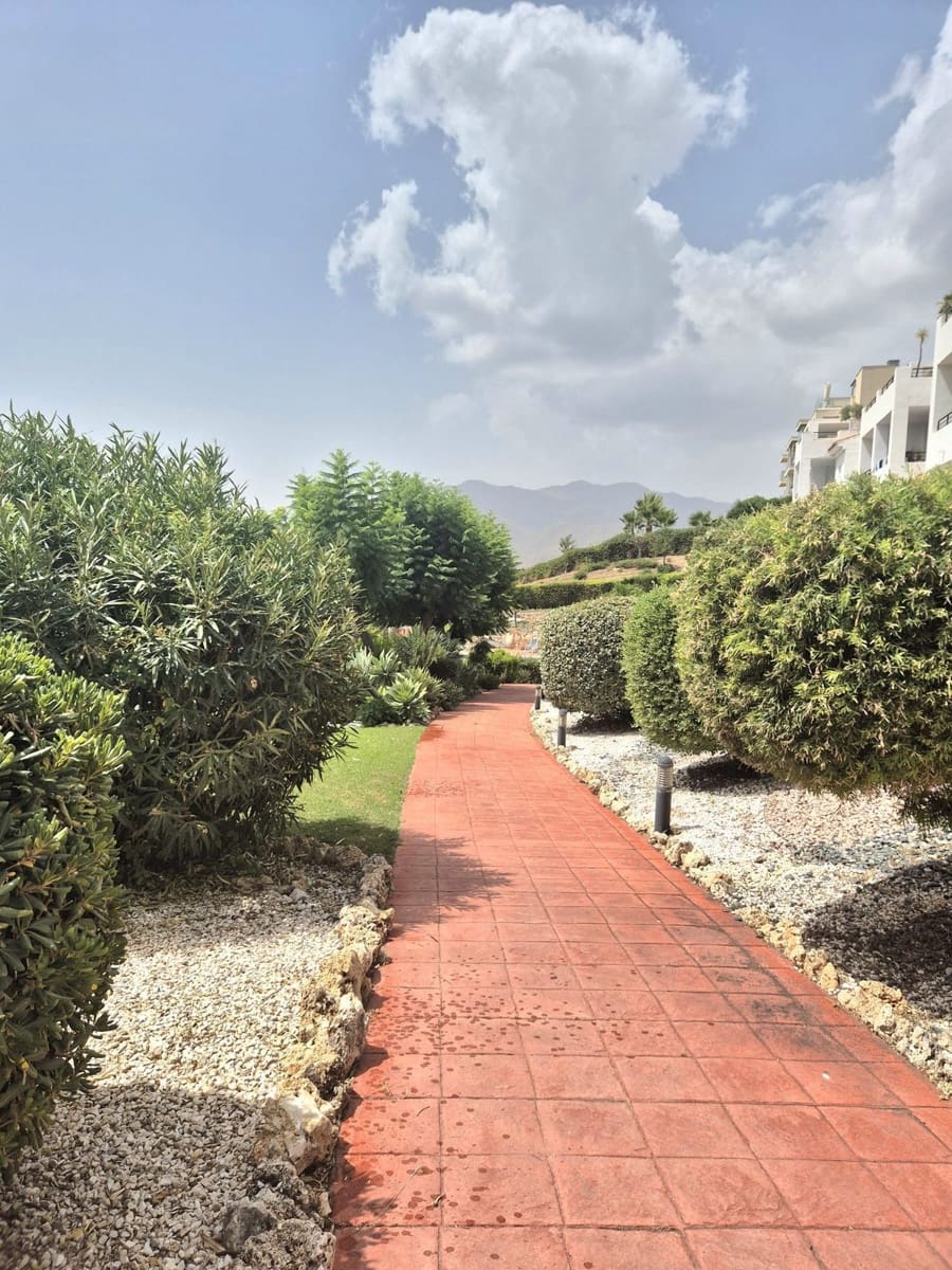 2 bedroom Apartment for sale in Alhaurin Golf with pool garage - € 285,000 (Ref: 9249485)