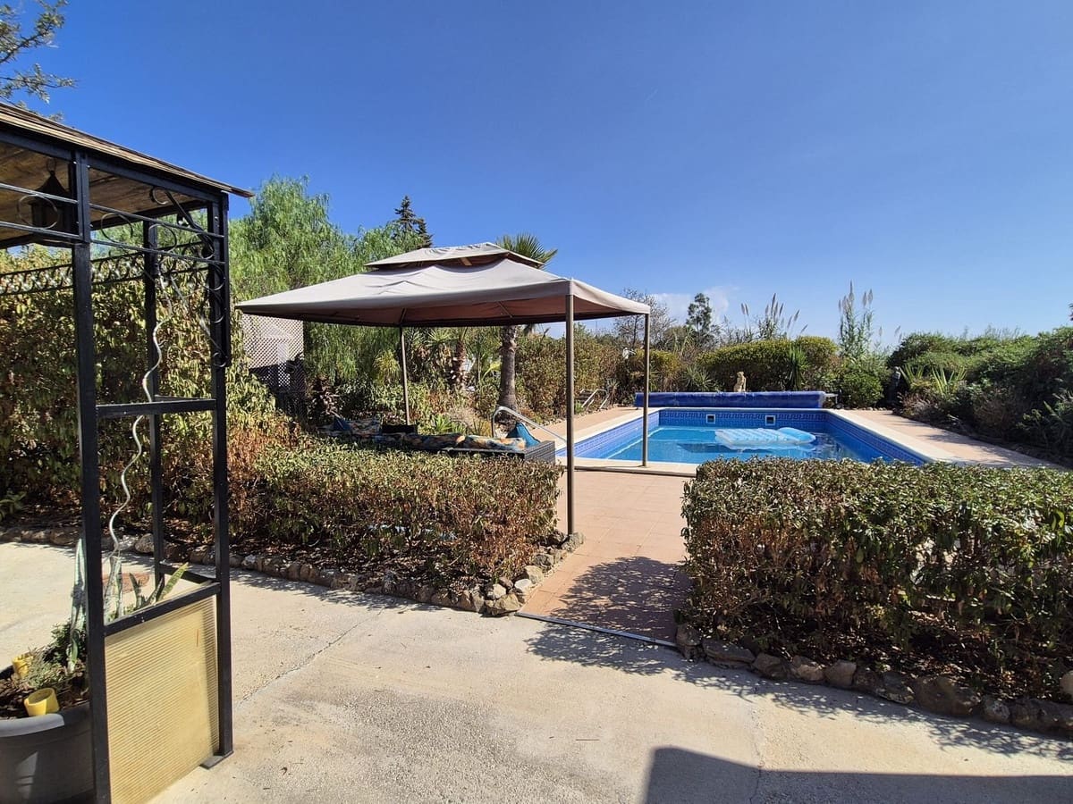 3 soveværelse Finca/Landehus til salg i Estacion de Cartama med swimmingpool garage - € 370.000 (Ref: 9301990)