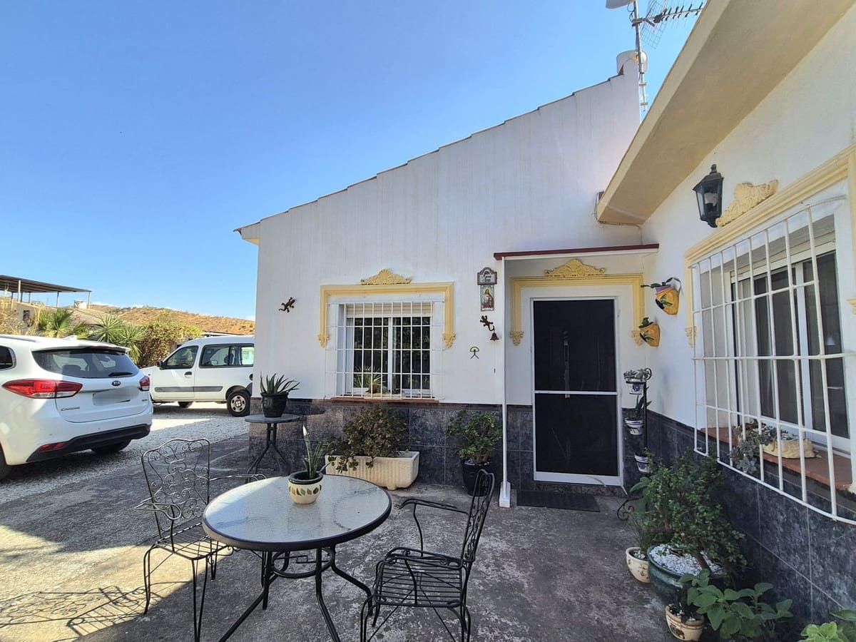 3 soveværelse Finca/Landehus til salg i Estacion de Cartama med swimmingpool garage - € 370.000 (Ref: 9301990)