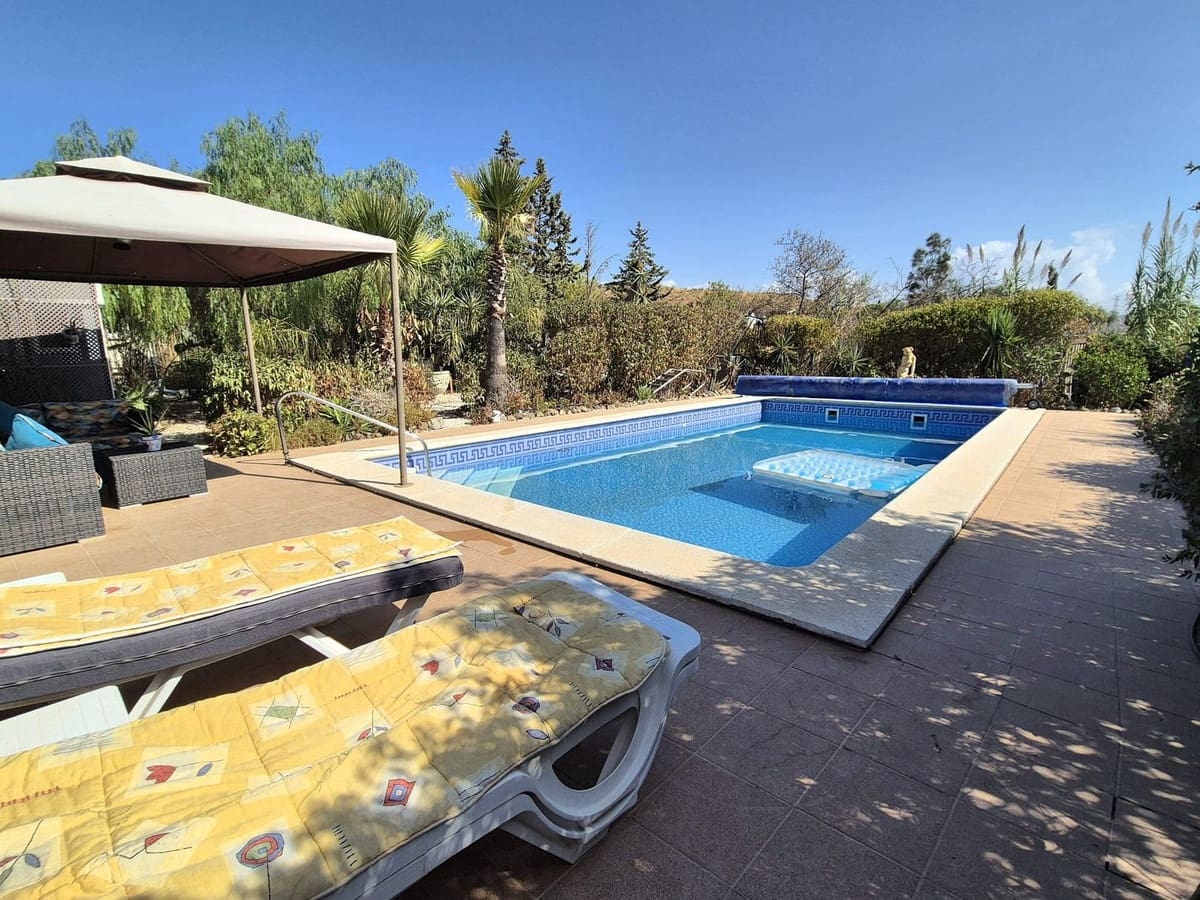 Finca/Casa Rural de 3 habitaciones en Estación de Cártama en venta con piscina garaje - 370.000 € (Ref: 9301990)