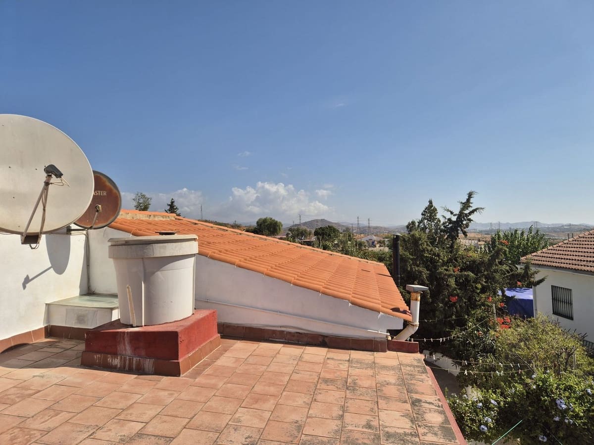 3 bedroom Finca/Country House for sale in Estacion de Cartama with pool garage - € 370,000 (Ref: 9301990)