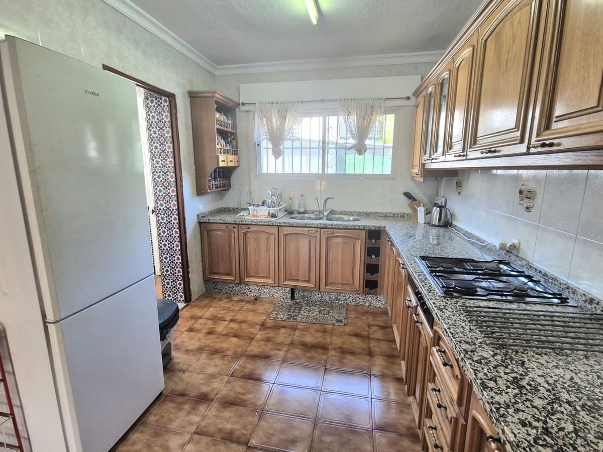 5 slaapkamer Villa te koop in Alhaurin de la Torre met zwembad garage - € 500.000 (Ref: 9314310)