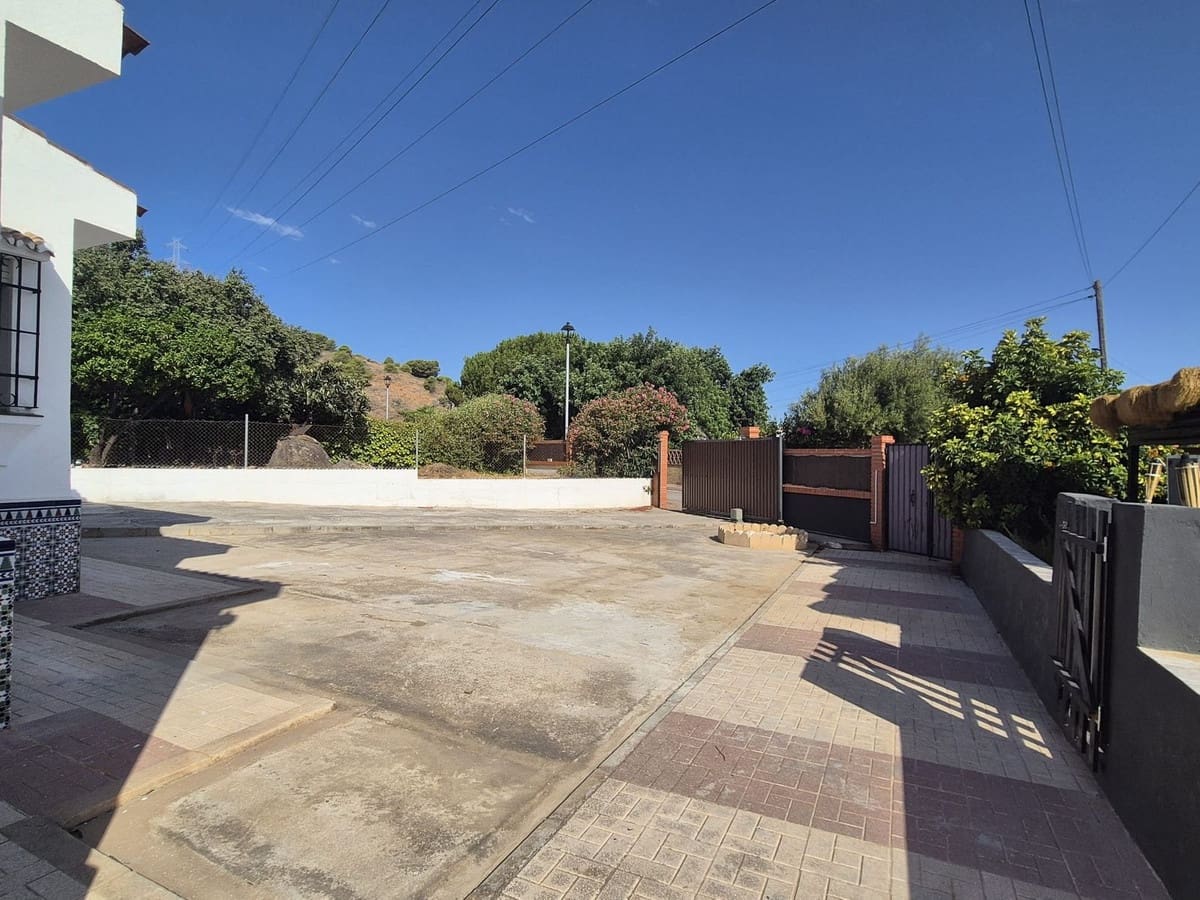 5 slaapkamer Villa te koop in Alhaurin de la Torre met zwembad garage - € 500.000 (Ref: 9314310)