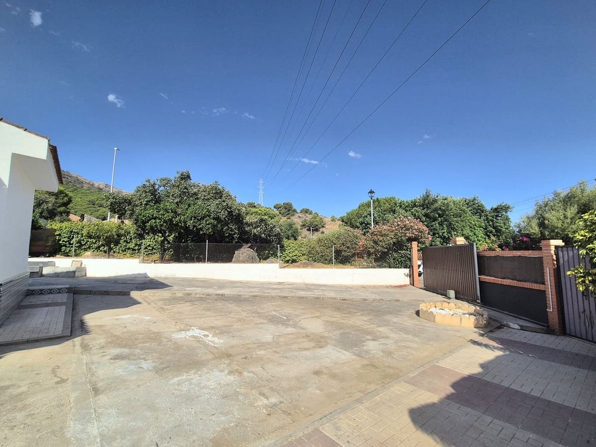 5 slaapkamer Villa te koop in Alhaurin de la Torre met zwembad garage - € 500.000 (Ref: 9314310)