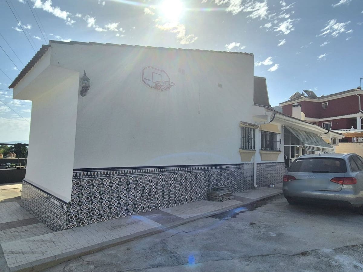 5 slaapkamer Villa te koop in Alhaurin de la Torre met zwembad garage - € 500.000 (Ref: 9314310)