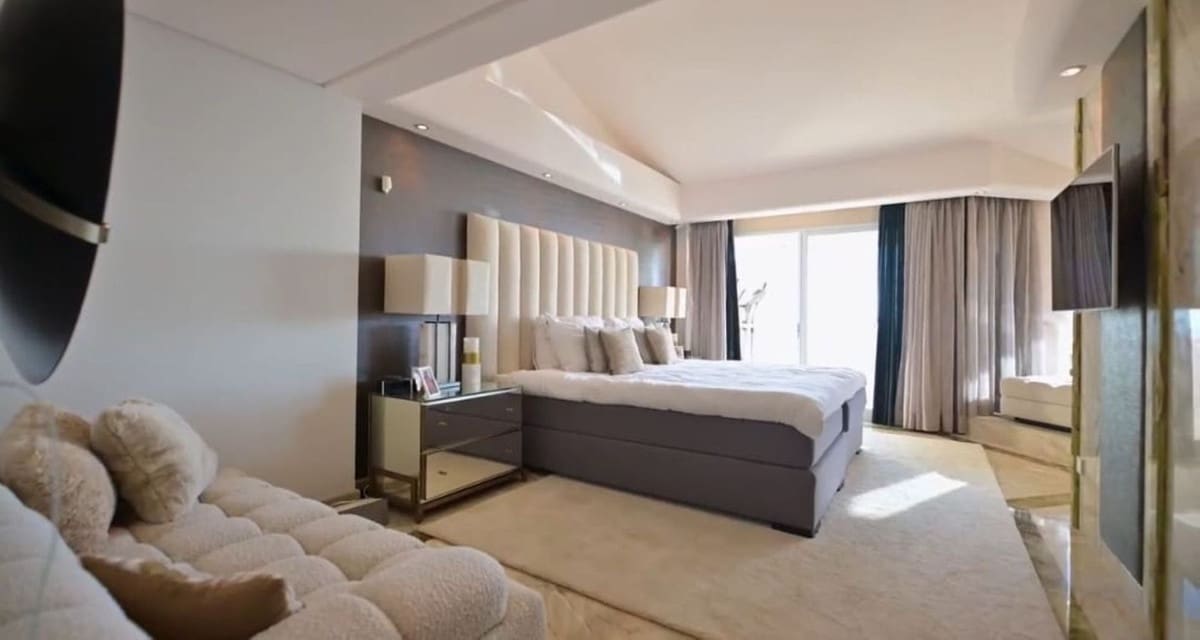 4 bedroom Apartment for sale in Benalmadena Costa with pool garage - € 1,975,000 (Ref: 9352830)