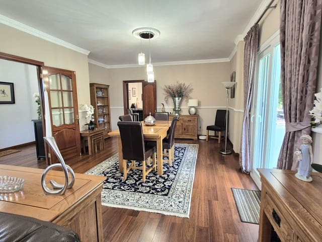 4 soverom Villa til salgs i Coín med svømmebasseng garasje - € 795 000 (Ref: 9383880)