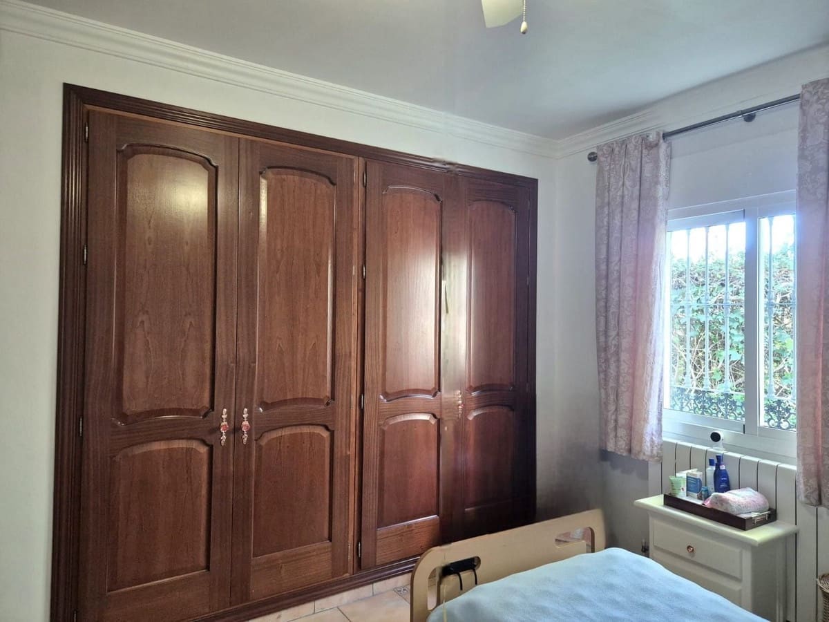 Chalet de 4 habitaciones en Coín en venta con piscina garaje - 795.000 € (Ref: 9383880)