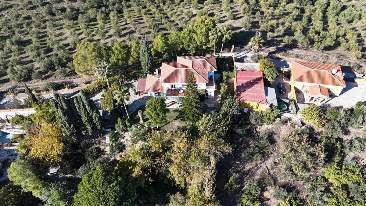 Chalet de 4 habitaciones en Coín en venta con piscina garaje - 795.000 € (Ref: 9383880)