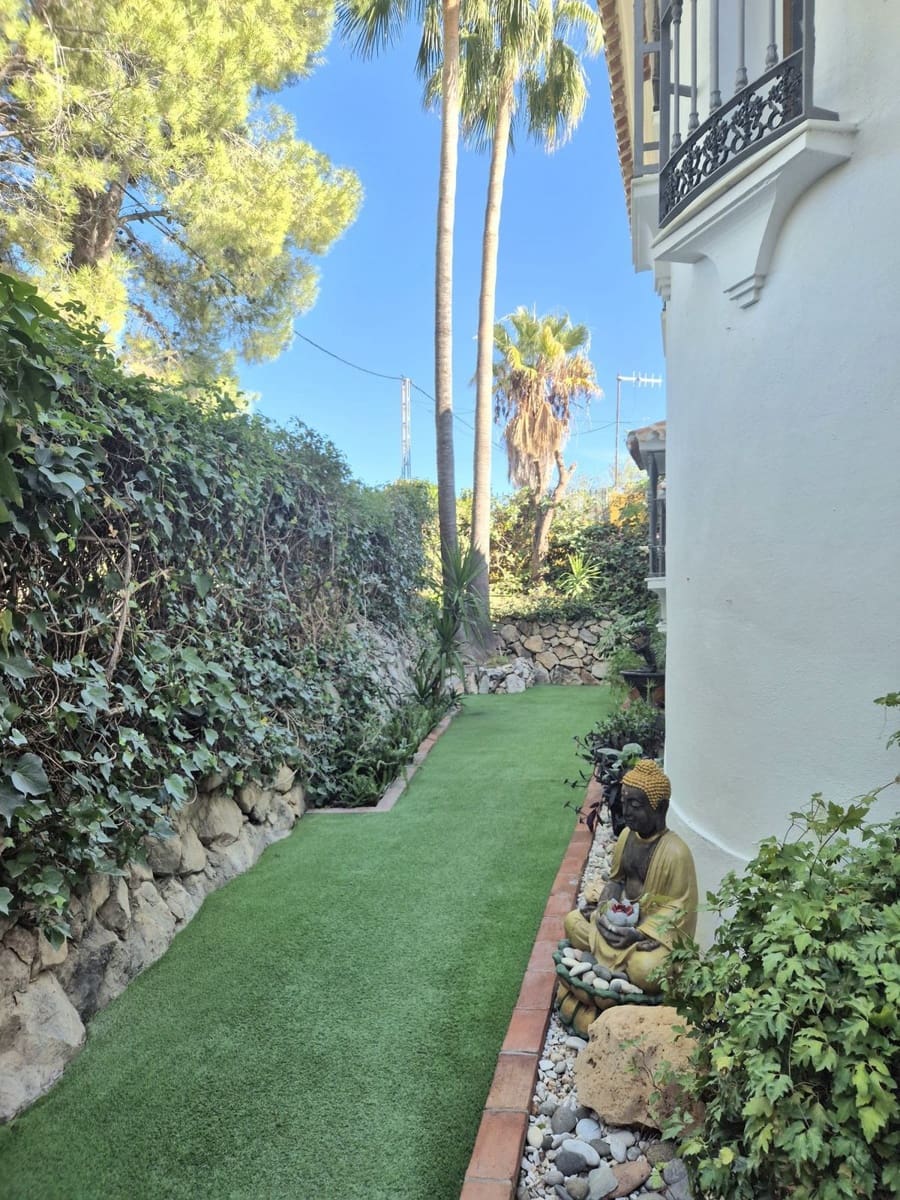 4 bedroom Villa for sale in Coin with pool garage - € 795,000 (Ref: 9383880)