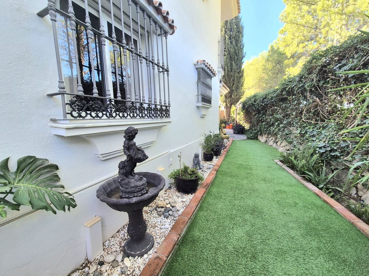 4 bedroom Villa for sale in Coin with pool garage - € 795,000 (Ref: 9383880)