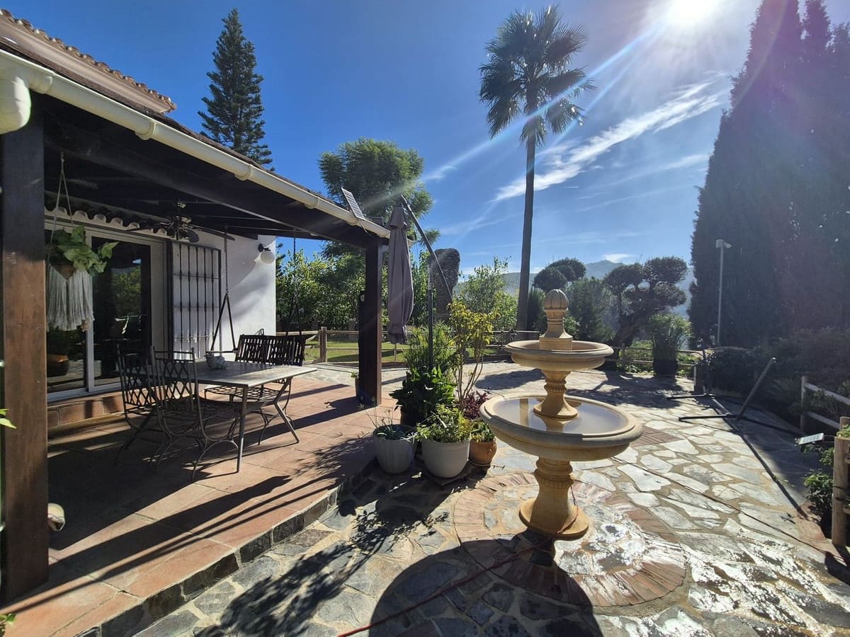 4 bedroom Villa for sale in Coin with pool garage - € 795,000 (Ref: 9383880)