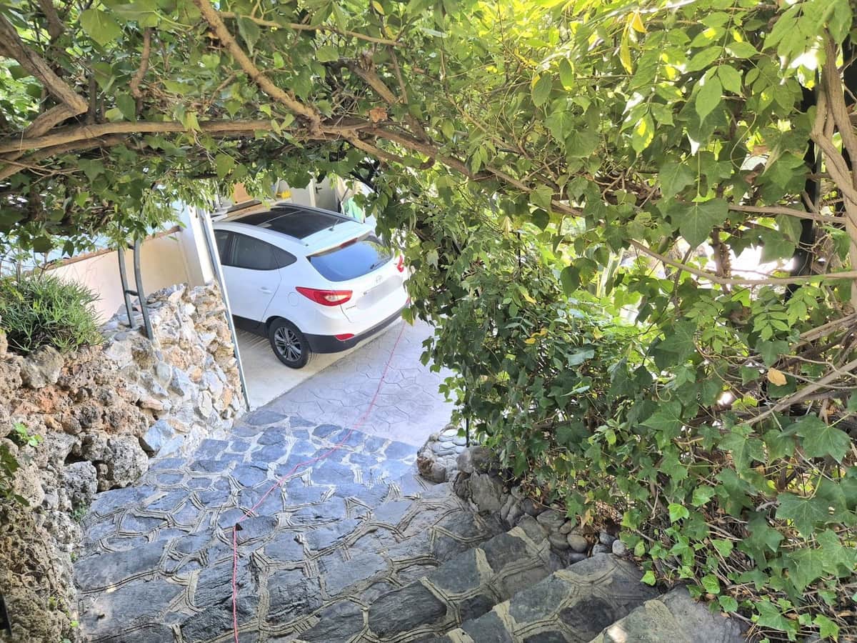 4 bedroom Villa for sale in Coin with pool garage - € 795,000 (Ref: 9383880)