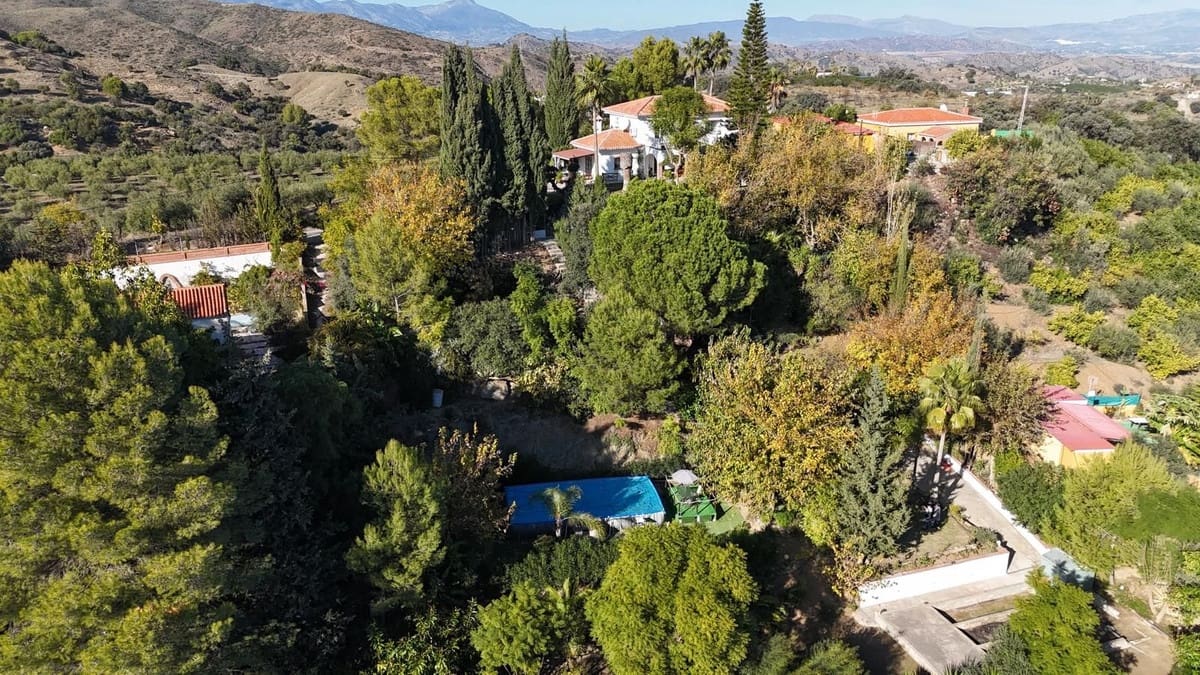 4 bedroom Villa for sale in Coin with pool garage - € 795,000 (Ref: 9383880)